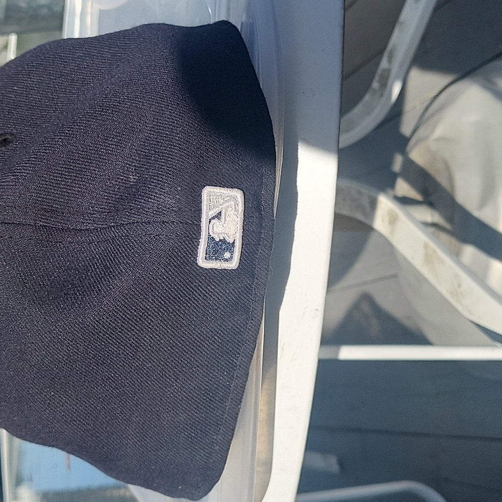 Baseball cap - Picture 3 of 3